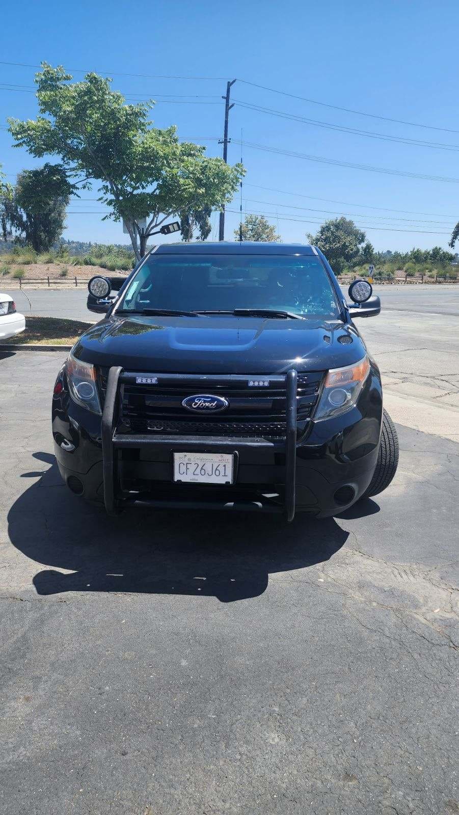 Ford Explorer patrol unit with front push bar