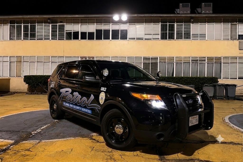 Marked Explorer patrol Unit 082 on site